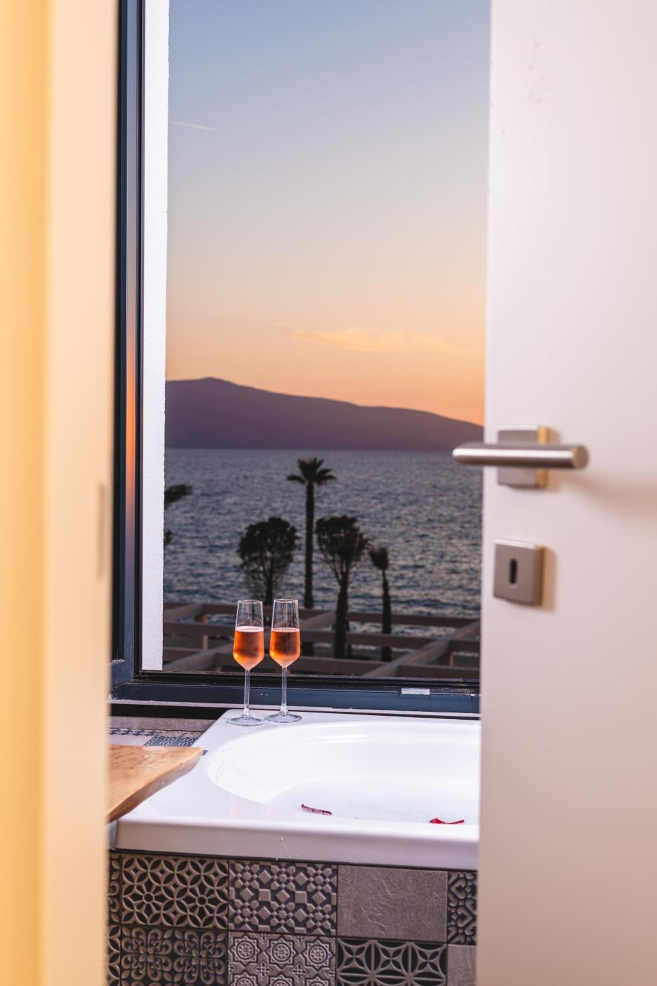 Azar Luxury Suites Vlora Kültér fotó